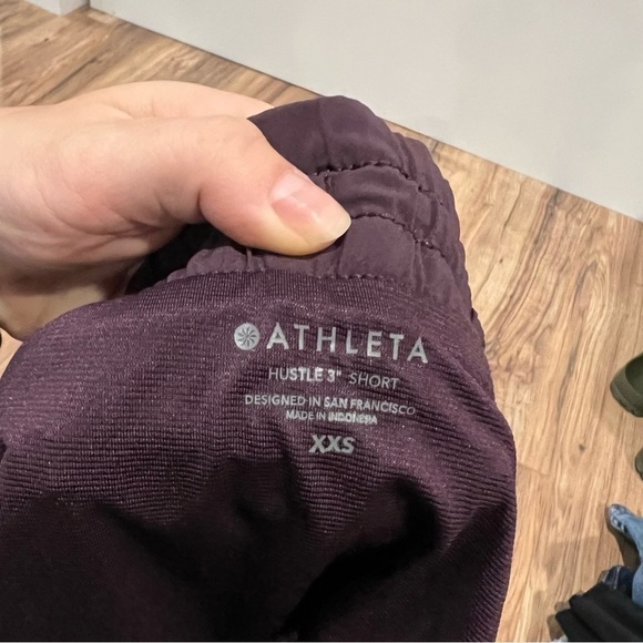 Athleta Hustle 3" Shorts Purple - Picture 5 of 6